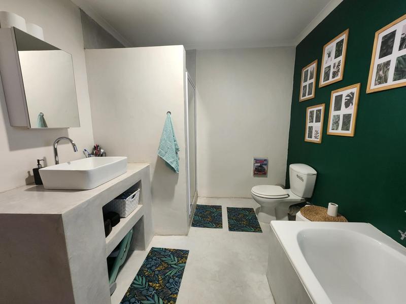 4 Bedroom Property for Sale in Die Wingerd Western Cape